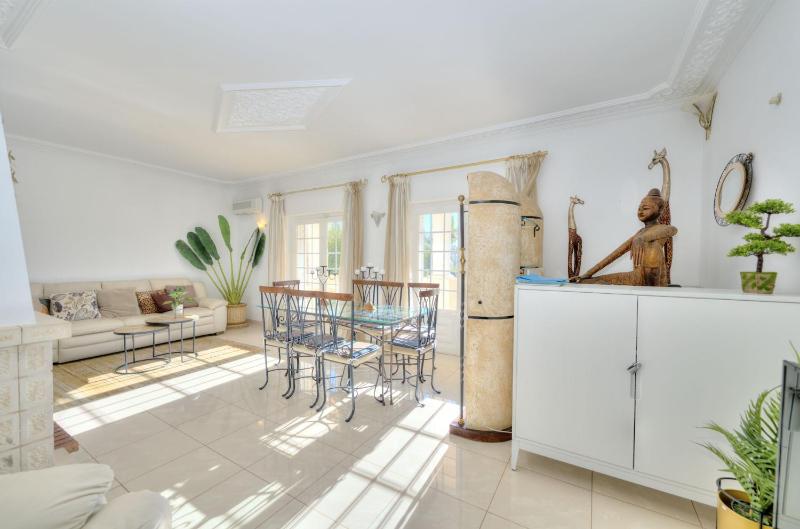 Praia da Marinha Apartment - image 21