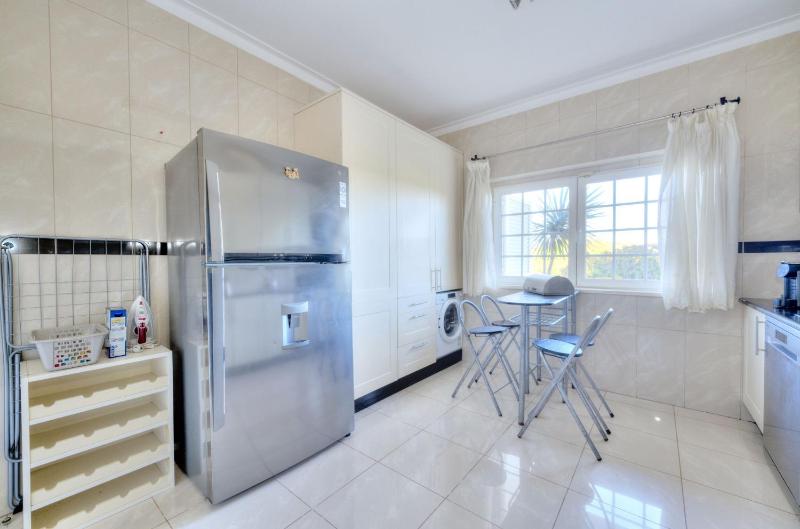 Praia da Marinha Apartment - image 20