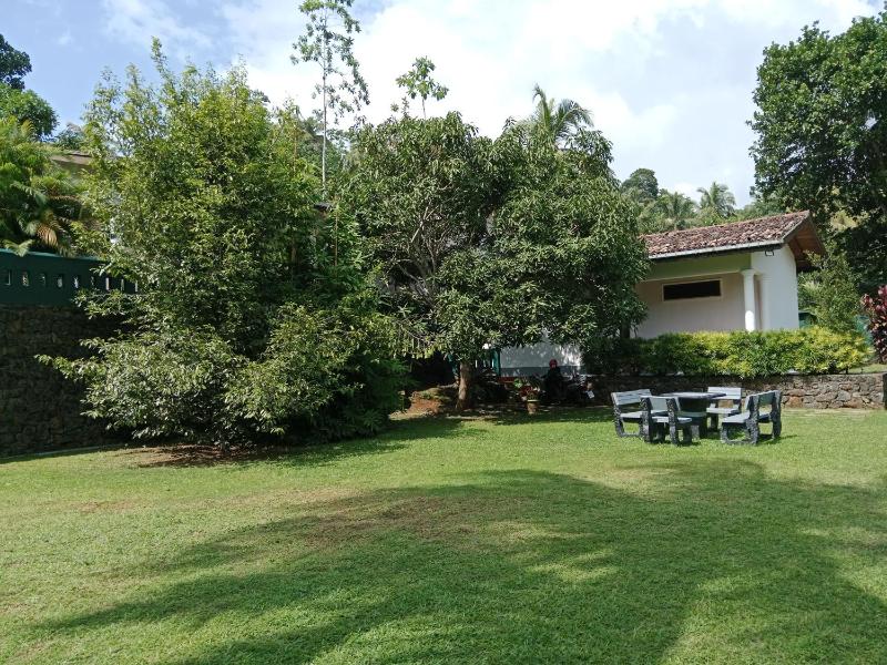 Calm Villa Ahangama - image 42