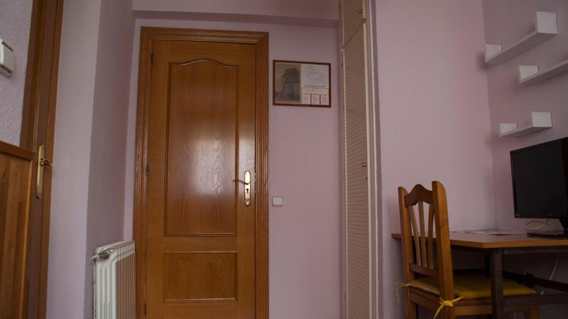 Single Room image 2