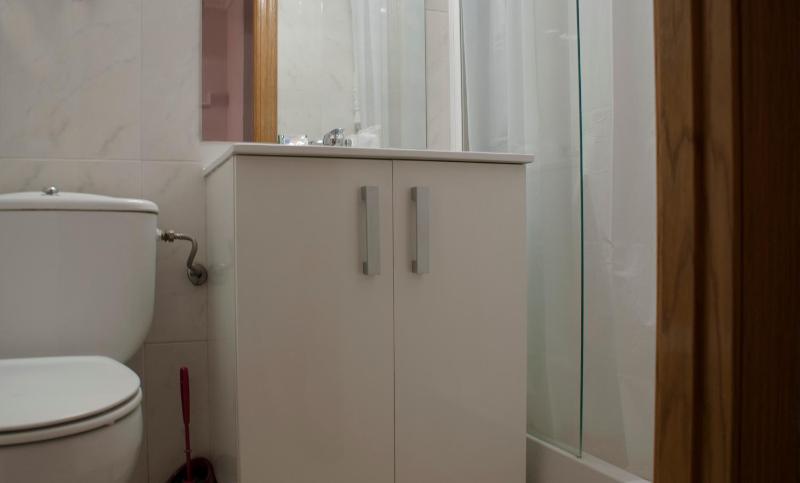 Single Room image 3