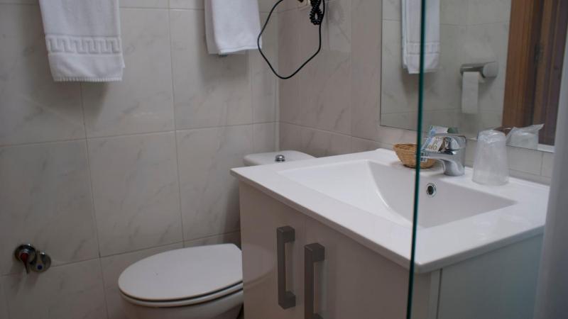 Single Room image 2