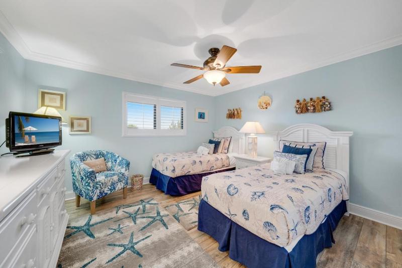 Sandpiper Beach #405 - image 9