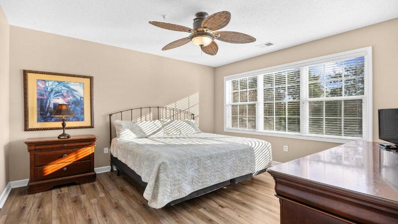 924 Ironwood Condo - image 2