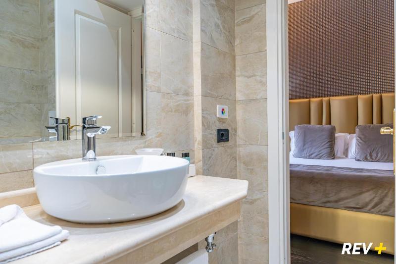 Via Veneto Suites - image 6