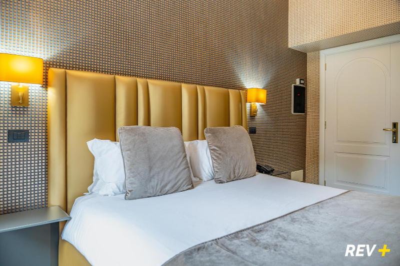 Via Veneto Suites - image 9