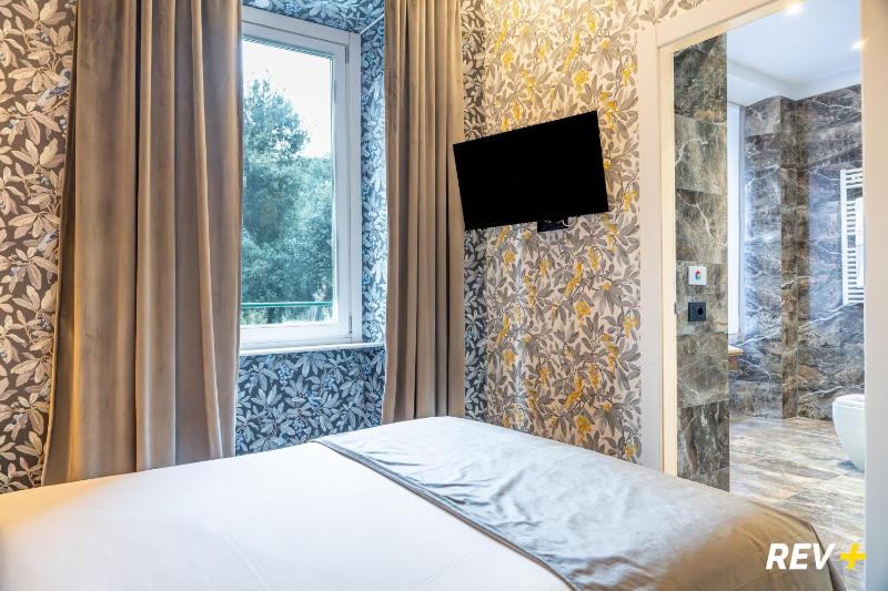 Via Veneto Suites - image 11