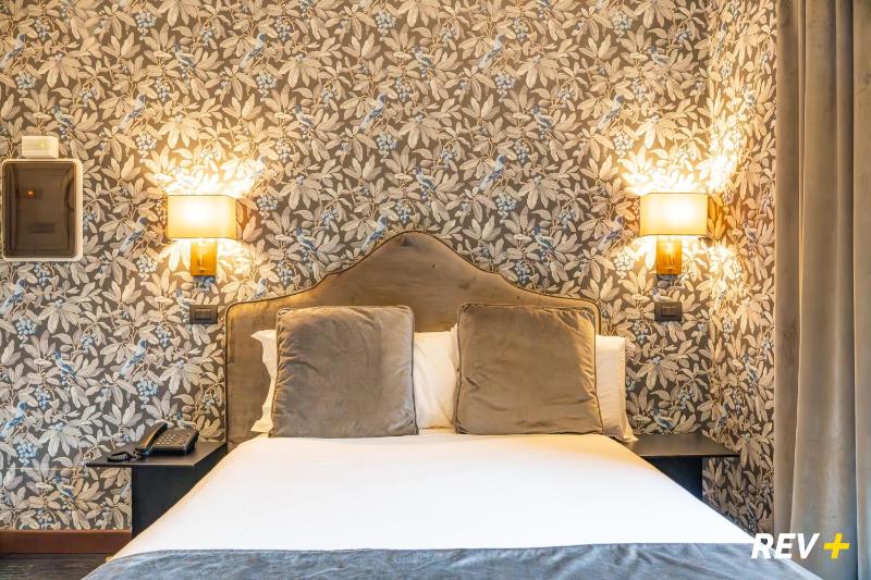 Via Veneto Suites - image 8