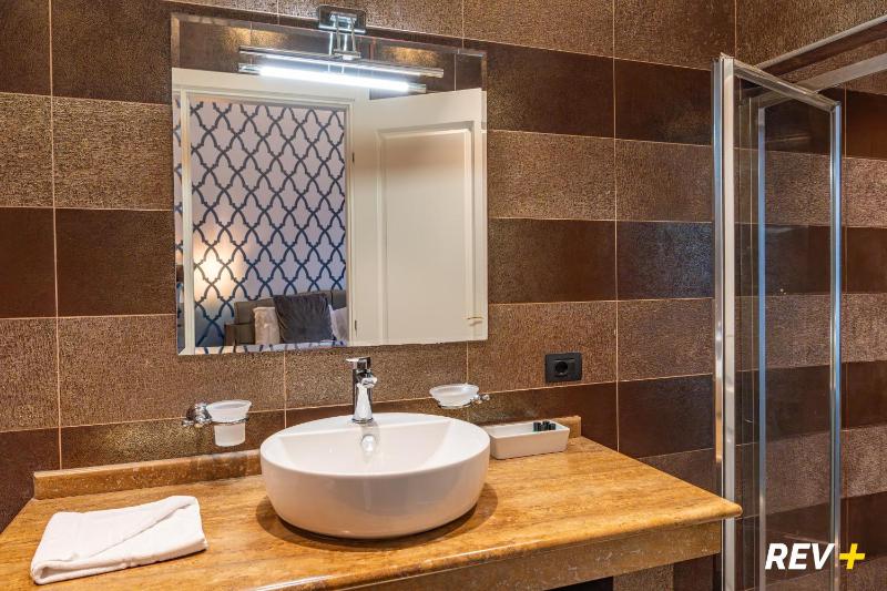 Via Veneto Suites - image 3