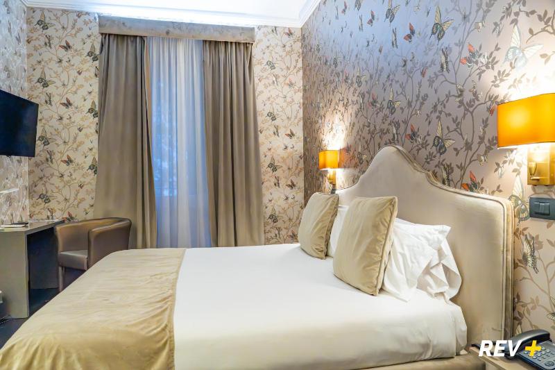 Via Veneto Suites - image 12