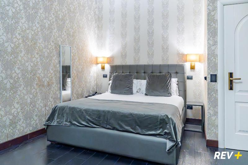 Via Veneto Suites - image 4
