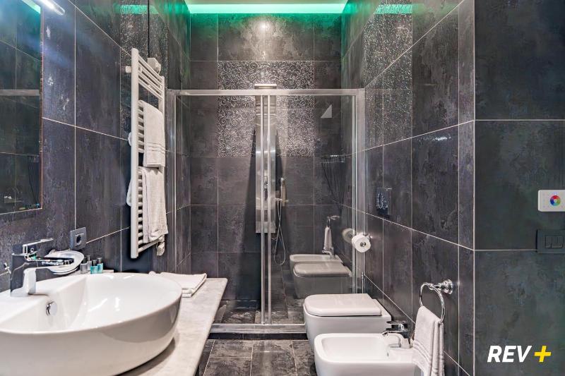 Via Veneto Suites - image 15