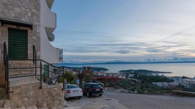 Holiday Home Ane - Makarska by Villas Guide - image 2