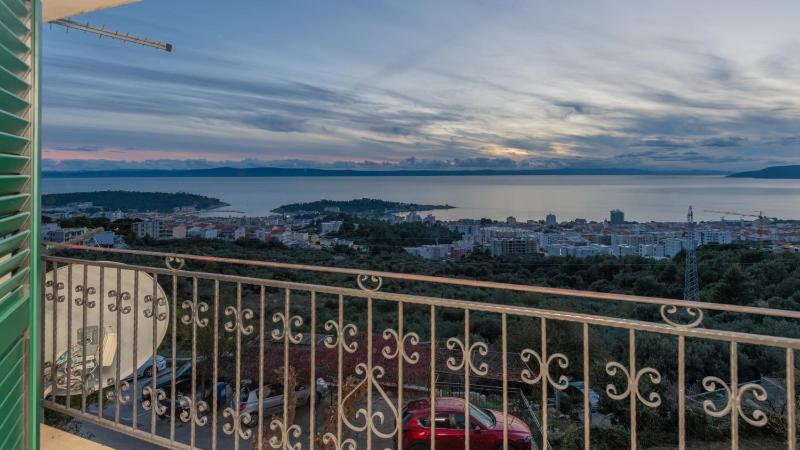 Holiday Home Ane - Makarska by Villas Guide - image 3