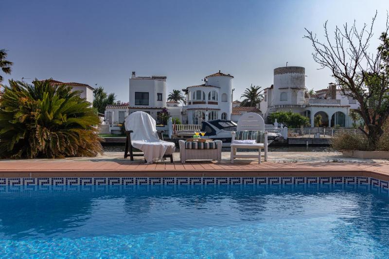 Apart-Rent Villa Pani 0141 con piscina y amarre - image 14