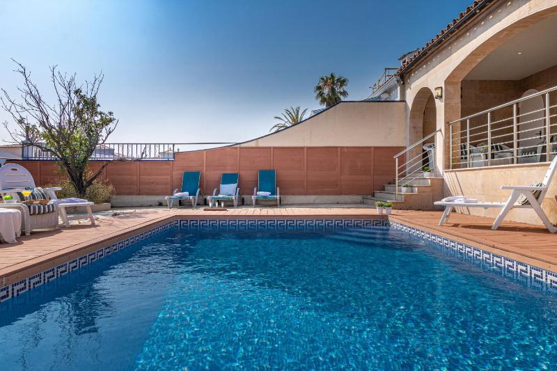 Apart-Rent Villa Pani 0141 con piscina y amarre - image 10