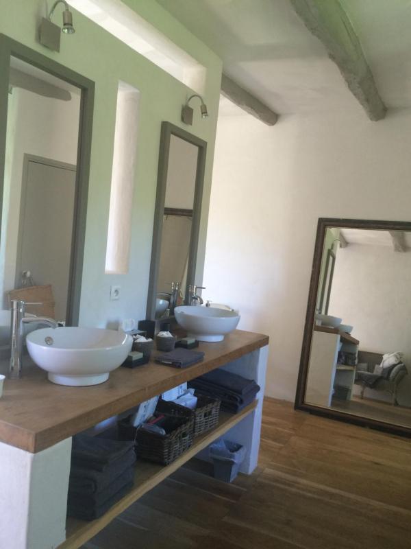 Double Room image 3