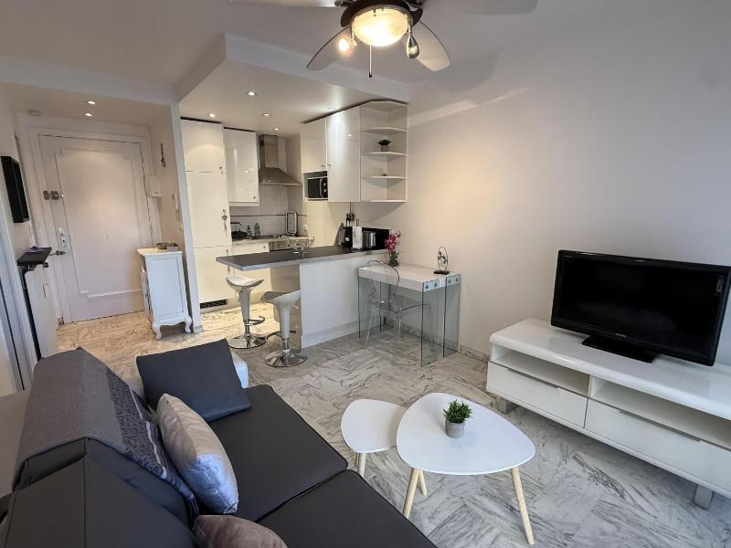 Central Studio in Cannes Near The Martinez - 2351 - image 1