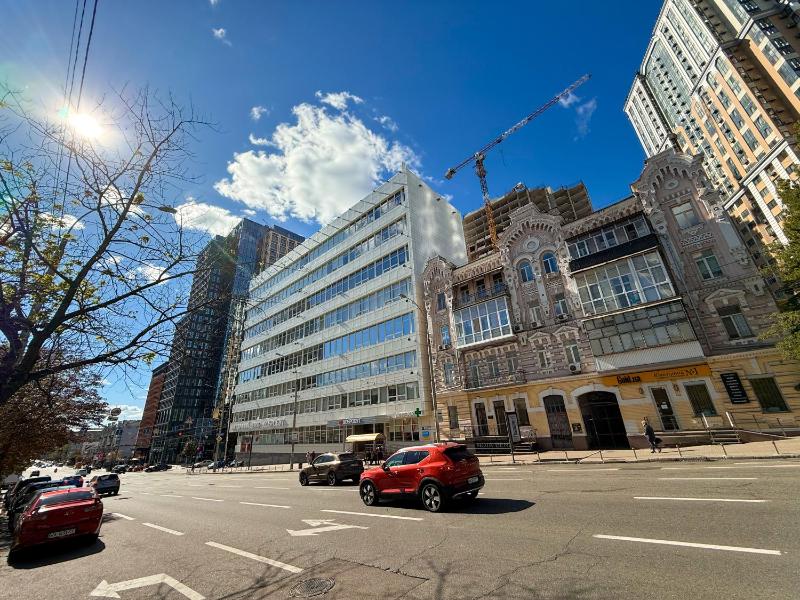 Kyiv White Apartment - image 16