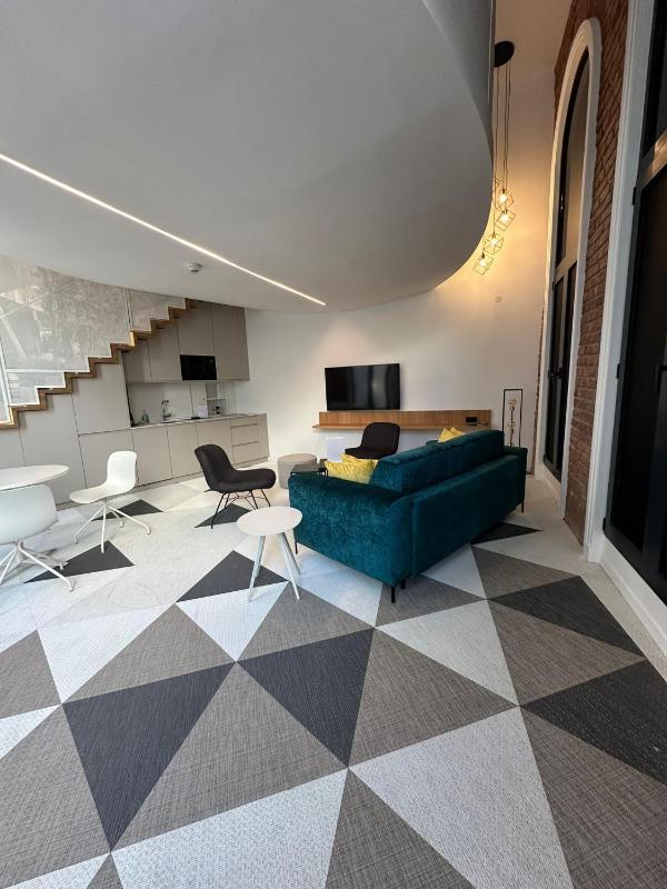Fesh Lofts 10min to city center AC & Kitchen - image 15