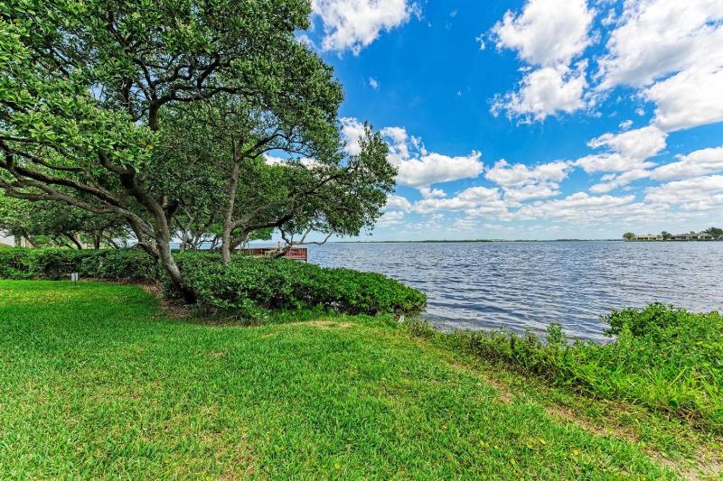 Blissfull Bay: Runaway Bay - Bayfront Condo! Largest Heated Pool by Anna Maria Life Vacation Rentals - image 40