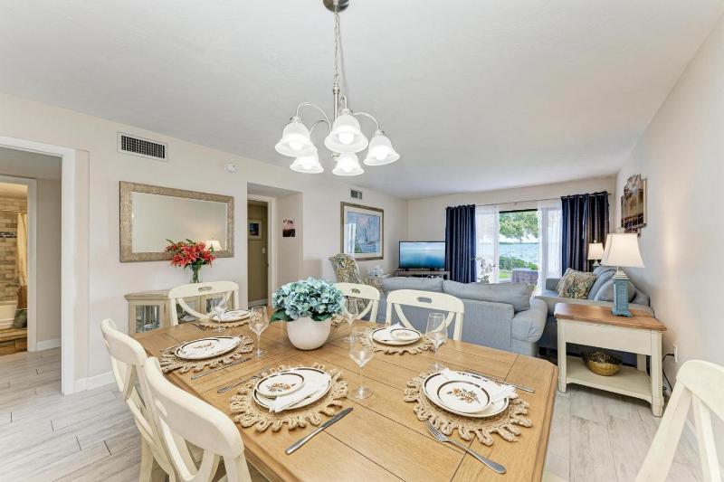 Blissfull Bay: Runaway Bay - Bayfront Condo! Largest Heated Pool by Anna Maria Life Vacation Rentals - image 42