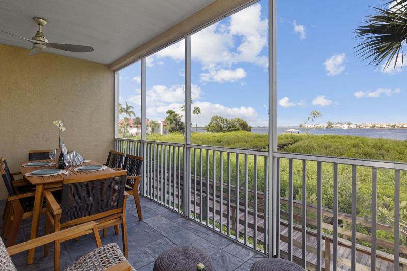 Bradenton Beach Club 301: Free Golf Cart for Jan 2026 Stay. Ask Us! by Anna Maria Life - image 24