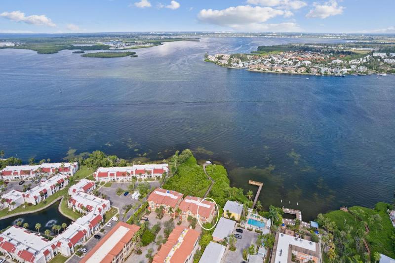 Bradenton Beach Club 301: Free Golf Cart for Jan 2026 Stay. Ask Us! by Anna Maria Life - image 21