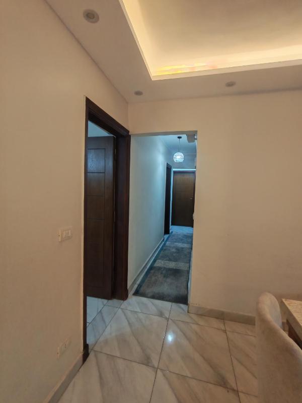 الاسكندريه المندره خطوات من الشاطئ ثاني نمره من الشاطيء تري البحر بوضوح من الجانب - image 7