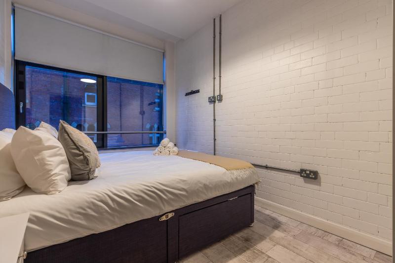 Leeds Central Cosy 1BD Flat 10 mins to Station! - image 4