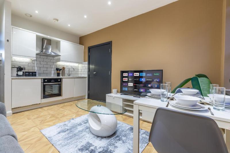 Leeds Central Cosy 1BD Flat 10 mins to Station! - image 22
