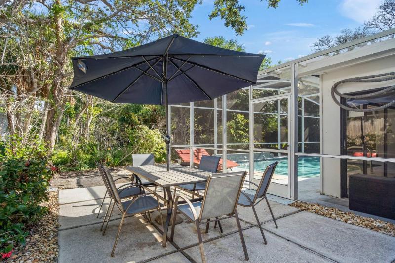 Toes in the Water - Pool Home on Siesta Key - image 8