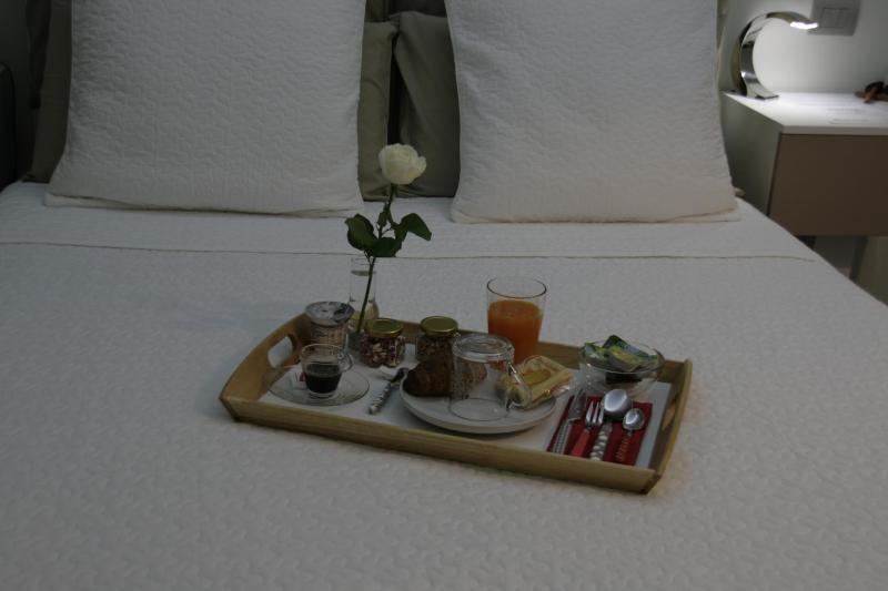 Double or Twin Room with Private Bathroom image 4