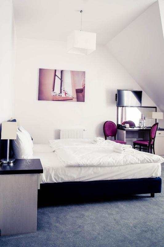 Budget Double Room image 2