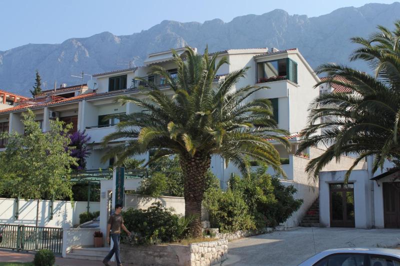 Apartments with parking space Makarska - 6632 - image 5
