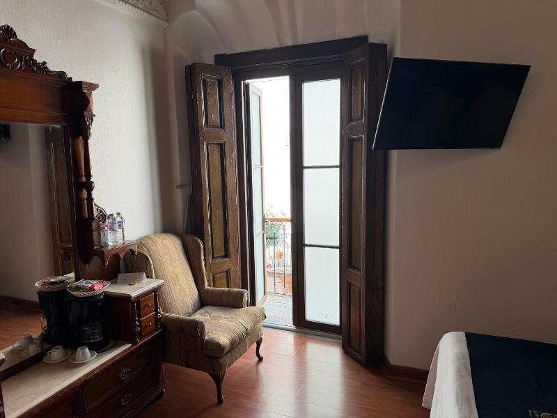 Hotel Luna - image 7