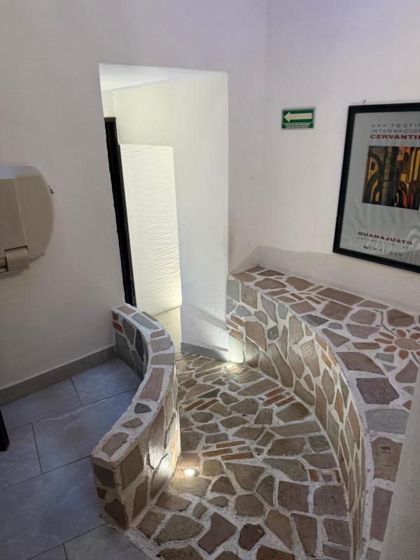Hotel Luna - image 2