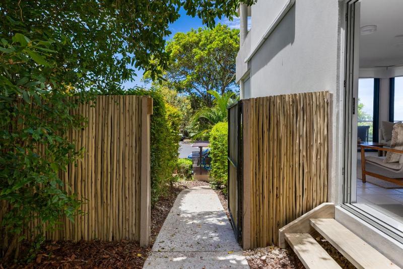 Unit 3 21 Park Generous and Comfortable Beachside Abode - image 12