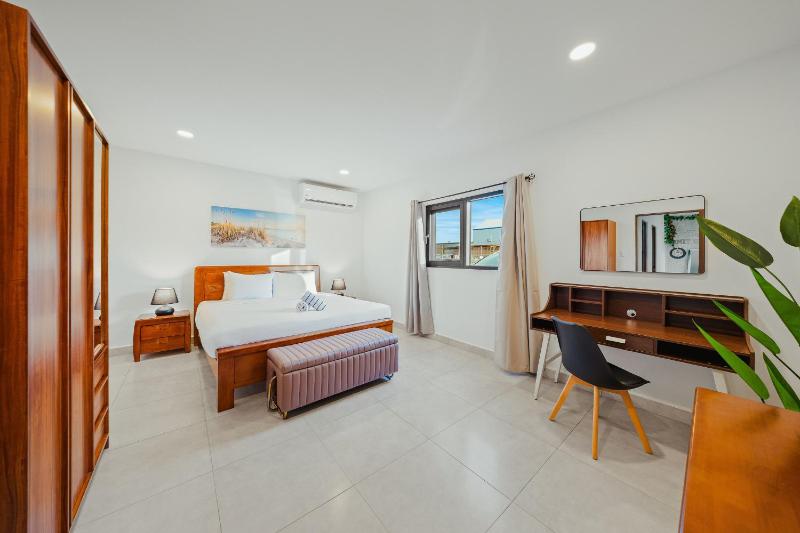 Aruba Escape Spacious 5BR Villa for 12 by Bocobay - image 24
