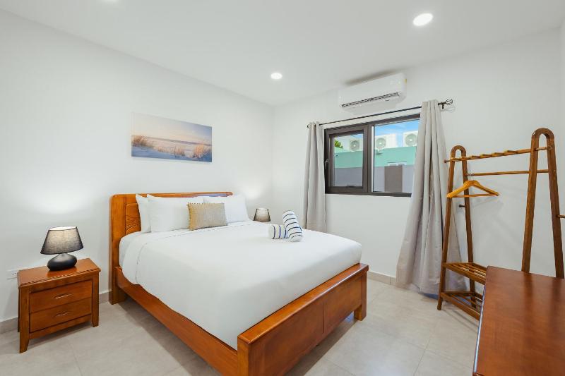 Aruba Escape Spacious 5BR Villa for 12 by Bocobay - image 15