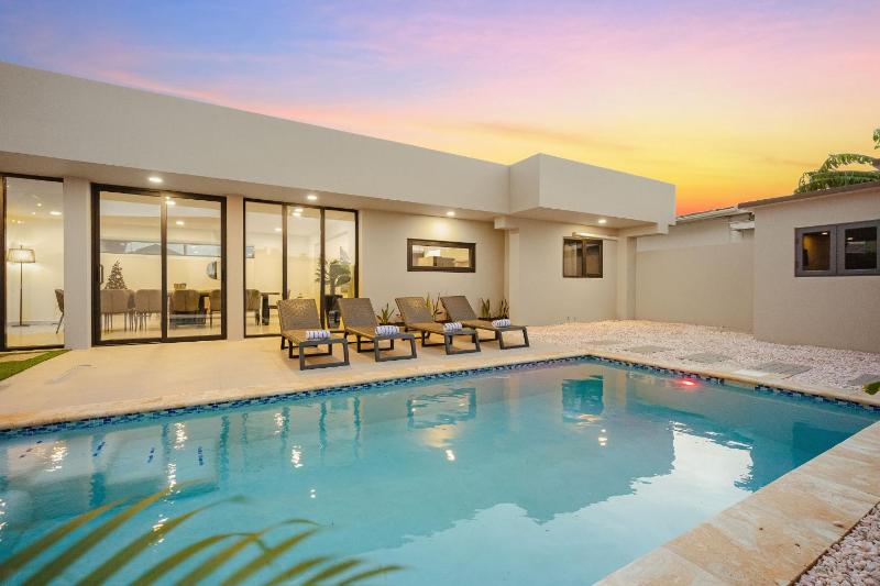 Aruba Escape Spacious 5BR Villa for 12 by Bocobay - image 32