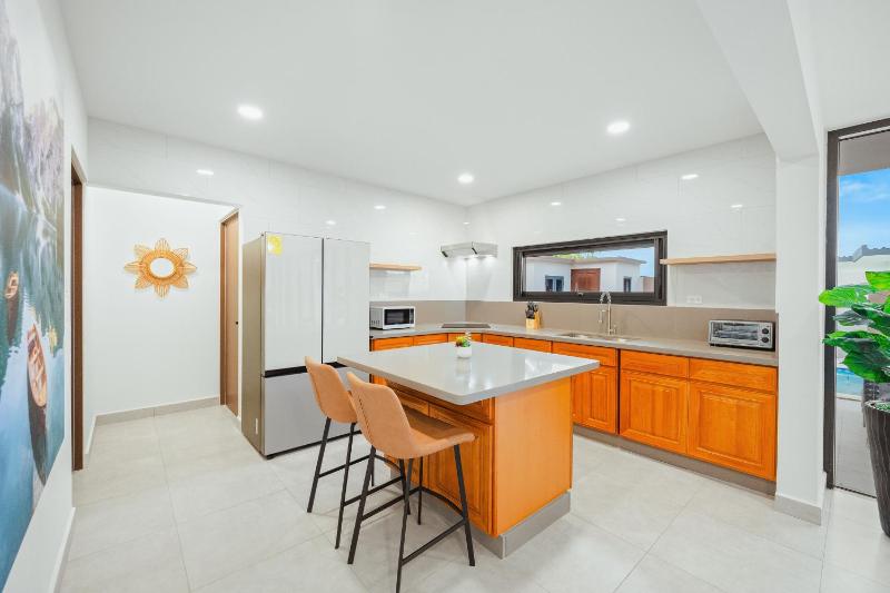 Aruba Escape Spacious 5BR Villa for 12 by Bocobay - image 39