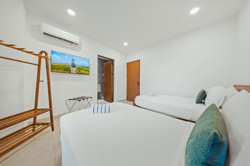 Aruba Escape Spacious 5BR Villa for 12 by Bocobay - image 17
