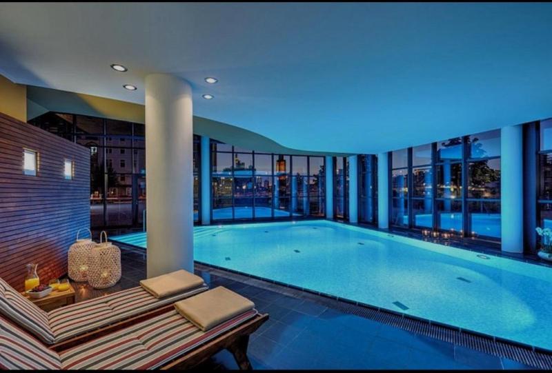 Main Plaza Suite Tower - image 3