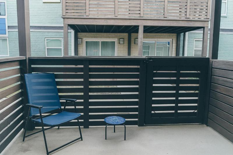 KINGbed w pool gym BBQ at theHeights LongStayDiscount - image 12