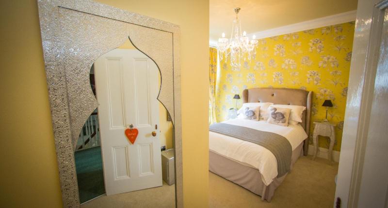 Deluxe Double Room image 2