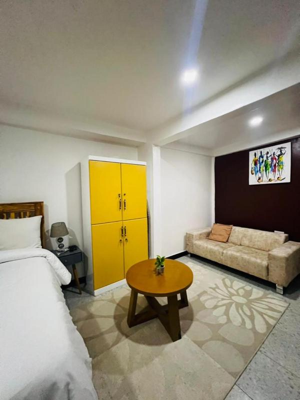 Studio Room - image 9