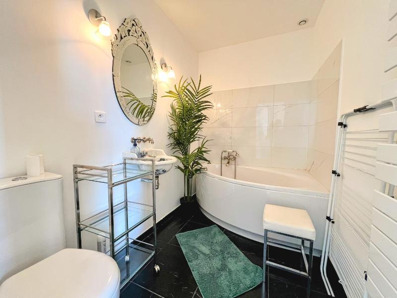 LE CASTEL Superbe appartement climatisé pour 4 personnes au centre ville de Hyères - image 22