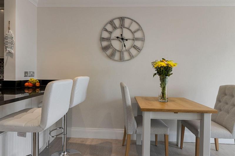 Torquay Bayview Retreat - Couples Romantic Escape - image 24