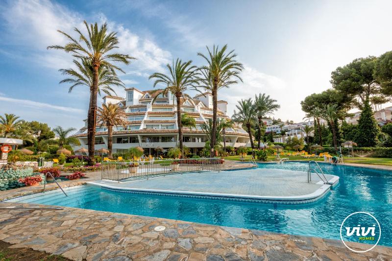 ViVi Homes - Sofia - Pool - Beach - terrace - image 16
